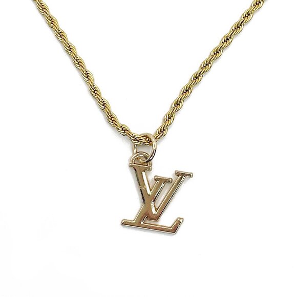 Authentic Louis Vuitton LV Monogram Charm Pendant Necklace Gold Plated Chain - Picture 1 of 9